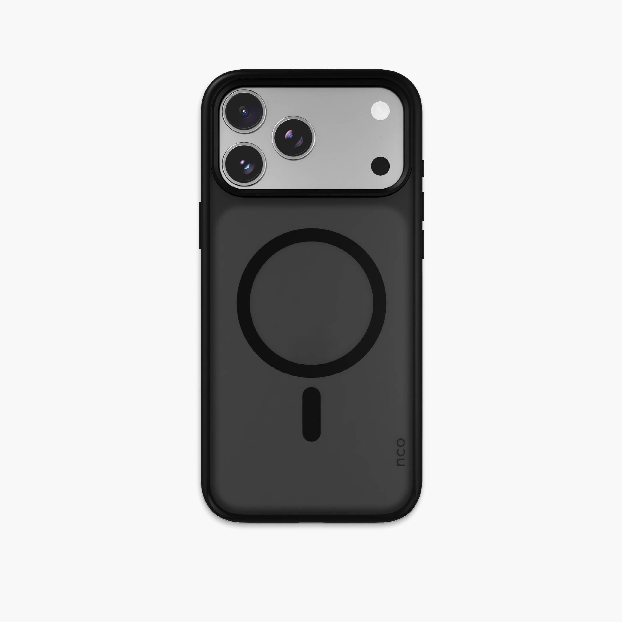 Vista posterior de funda SafeCase Lite negra para iPhone 17 Pro Max mostrando anillo MagSafe y acabado matte