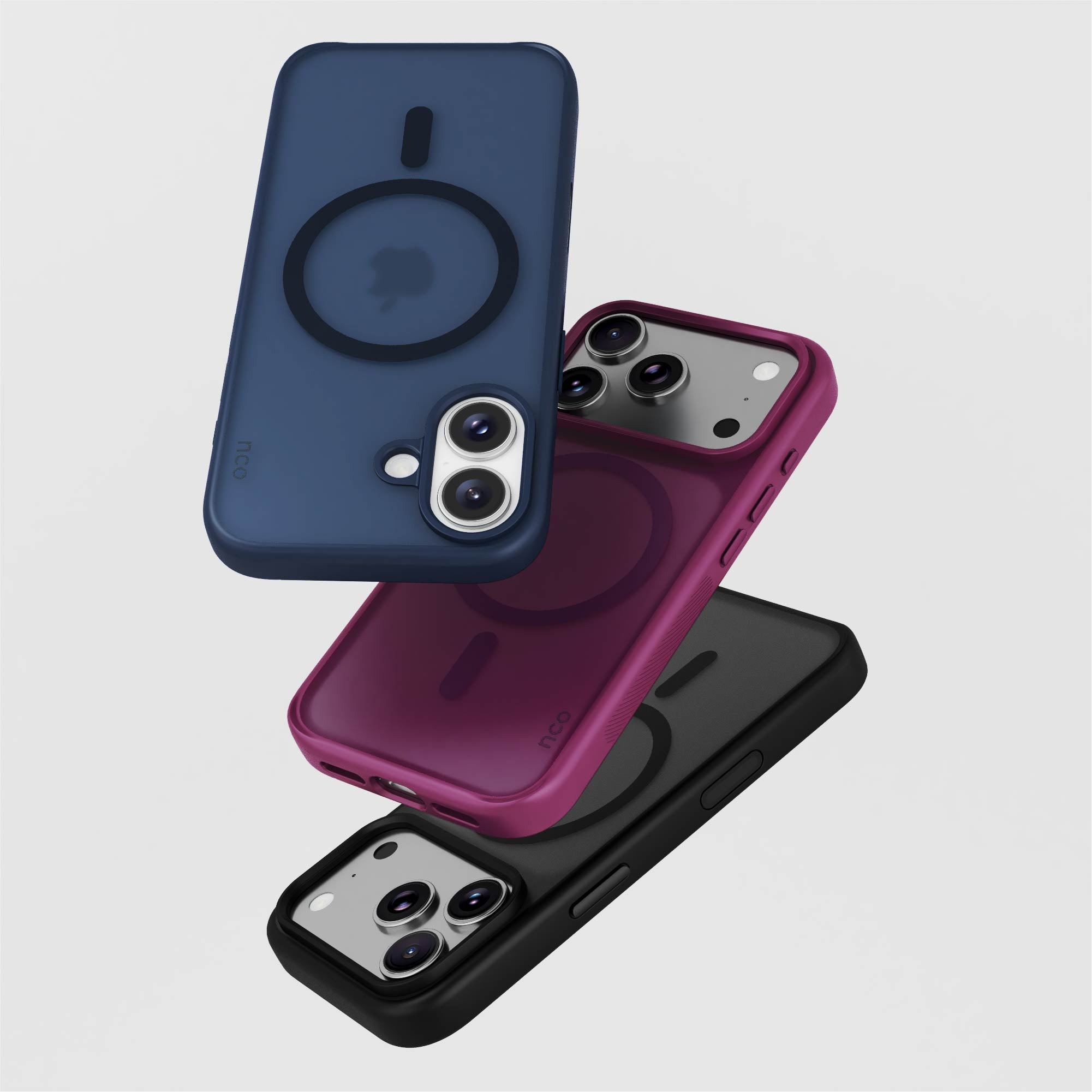 iPhone 17 Pro Max con funda SafeCase Lite negra instalada mostrando ajuste perfecto