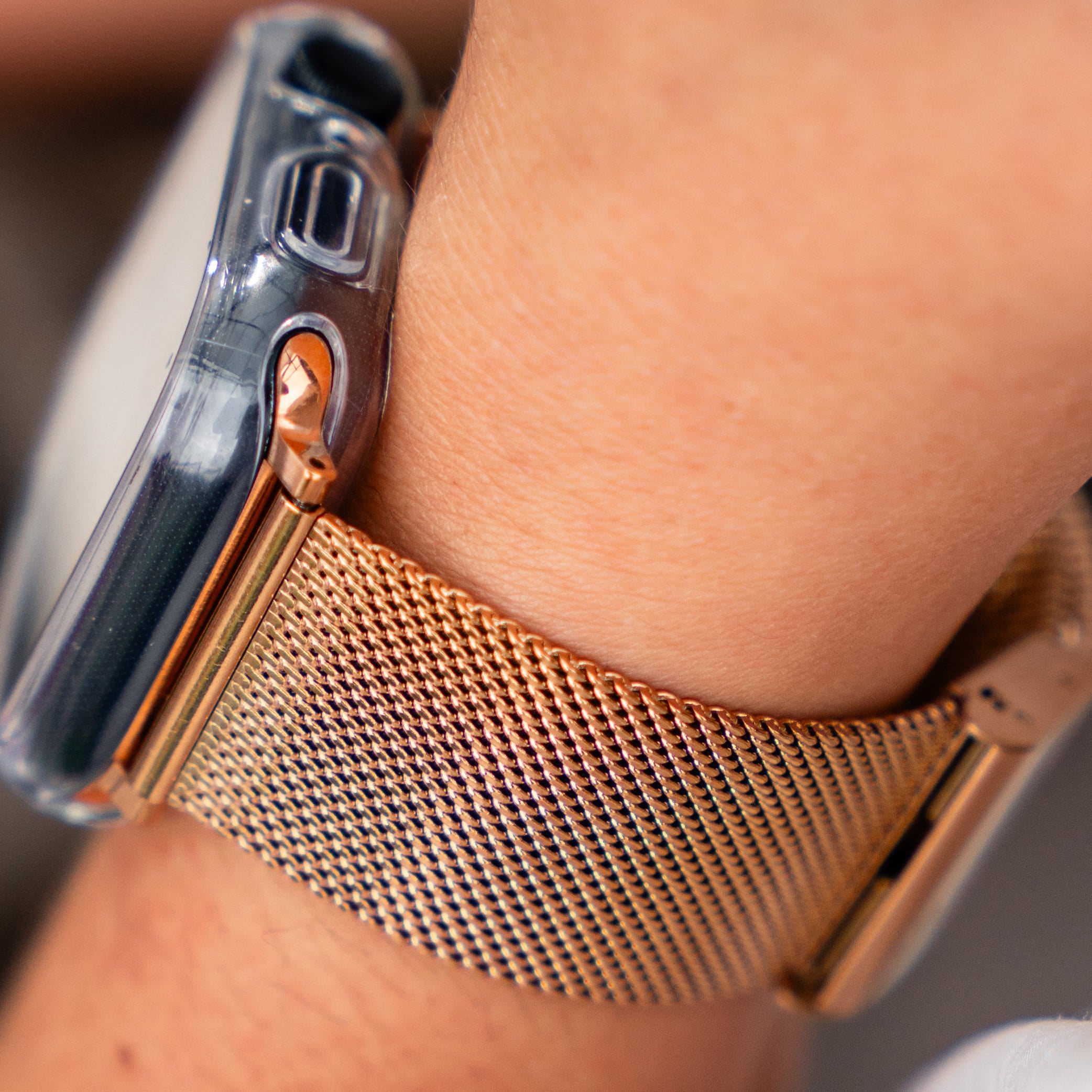 Correa de acero dorada MeshLopp para Apple Watch